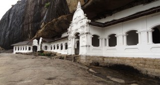 Dambulla cave temple sril lanka